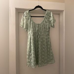 Baevely Light green Flowy top‎ size medium